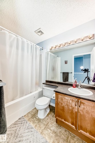 11240 167B Avenue, Edmonton, AB 
