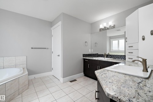 5319 Schonsee Drive, Edmonton, AB 
