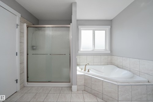 5319 Schonsee Drive, Edmonton, AB 
