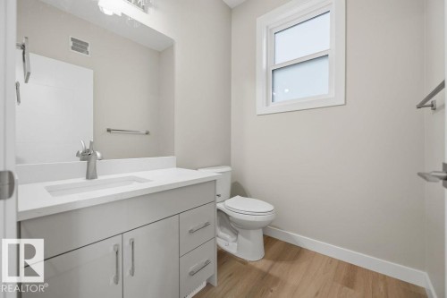 Bathroom - 6204 150 Avenue, Edmonton, AB 