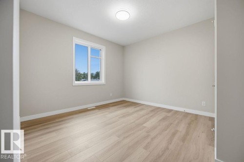 Empty room - 6204 150 Avenue, Edmonton, AB 