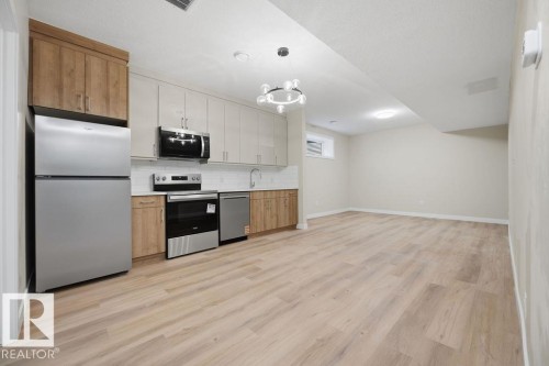 Kitchen - 6204 150 Avenue, Edmonton, AB 