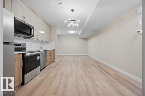 Kitchen - 6204 150 Avenue, Edmonton, AB 