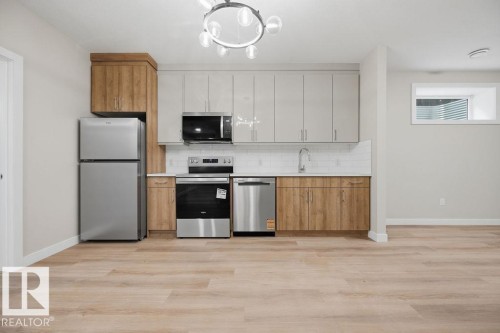 Kitchen - 6204 150 Avenue, Edmonton, AB 