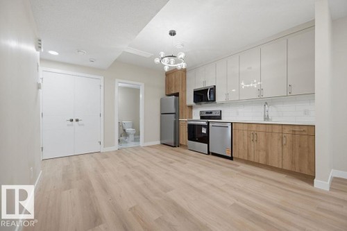 Kitchen - 6204 150 Avenue, Edmonton, AB 