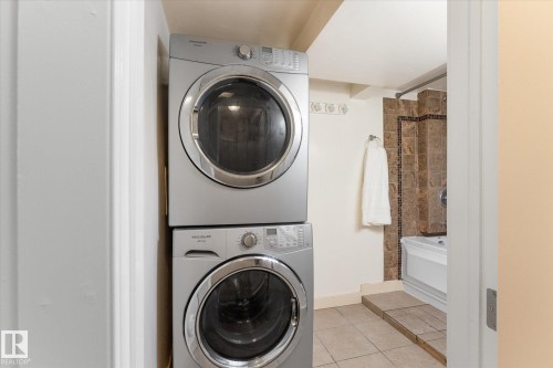 4702 54 A Avenue, Vegreville, AB - Indoor Photo Showing Laundry Room