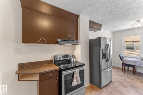 4702 54 A Avenue, Vegreville, AB - Indoor Photo Showing Kitchen