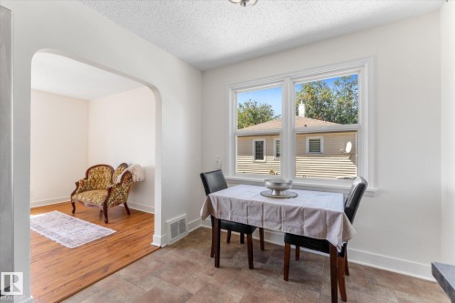4702 54 A Avenue, Vegreville, AB - Indoor Photo Showing Dining Room
