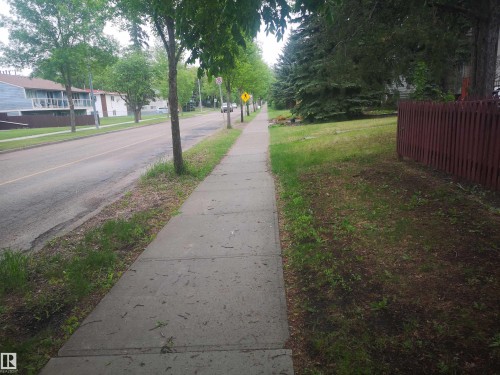 8751 76 Avenue Nw, Edmonton, AB 