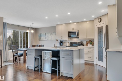 173 Reichert, Beaumont, AB - Indoor Photo Showing Kitchen With Upgraded Kitchen
