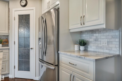 173 Reichert, Beaumont, AB - Indoor Photo Showing Kitchen