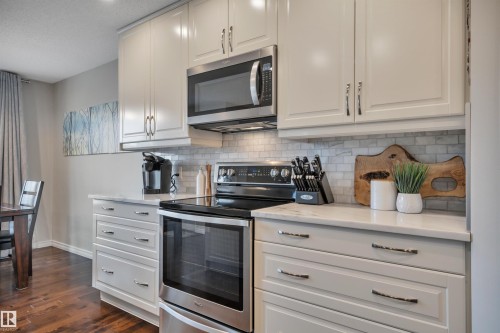 173 Reichert, Beaumont, AB - Indoor Photo Showing Kitchen