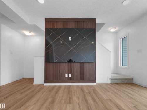 1230 Aster Boulevard, Edmonton, AB 