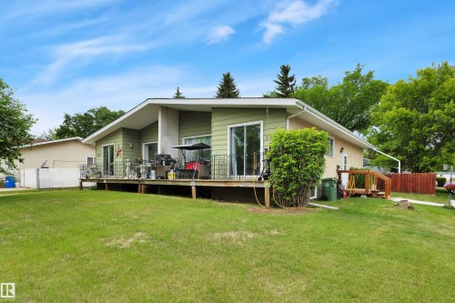 5102/5104 57 Avenue  Leduc, AB T9E 5S3