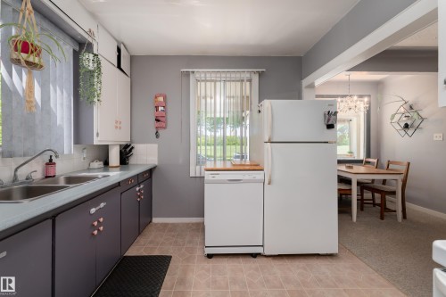 9011 95 Street, Edmonton, AB 