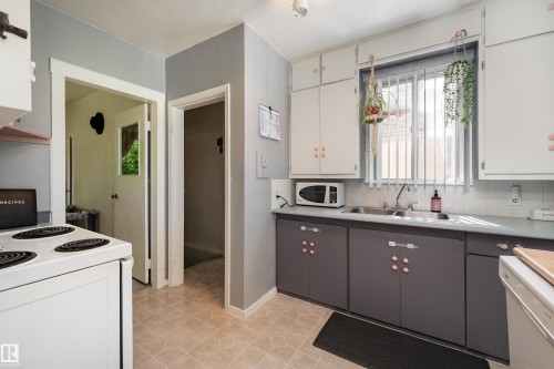 9011 95 Street, Edmonton, AB 