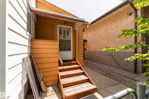 9011 95 Street, Edmonton, AB 