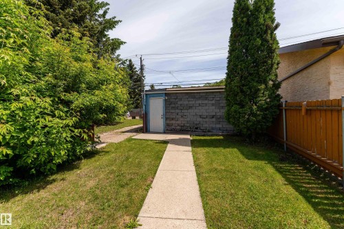 9011 95 Street, Edmonton, AB 
