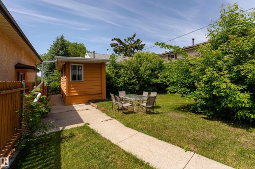 9011 95 Street, Edmonton, AB 