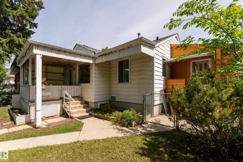 9011 95 Street, Edmonton, AB 