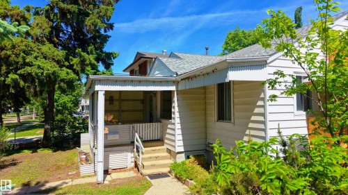 9011 95 Street, Edmonton, AB 