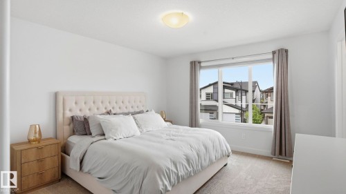 7215 Chivers Place, Edmonton, AB - Indoor Photo Showing Bedroom