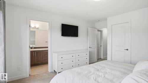 7215 Chivers Place, Edmonton, AB - Indoor Photo Showing Bedroom