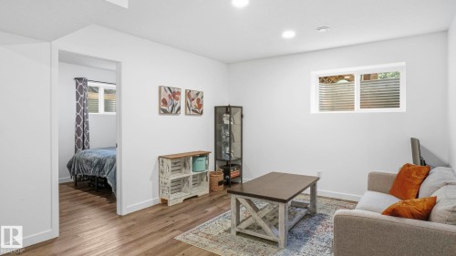 7215 Chivers Place, Edmonton, AB - Indoor