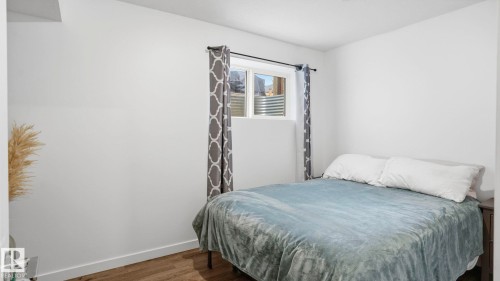 7215 Chivers Place, Edmonton, AB - Indoor Photo Showing Bedroom