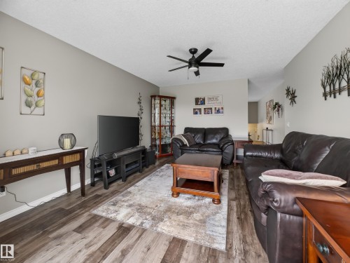 27 Fairway Green, Stony Plain, AB 