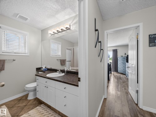 27 Fairway Green, Stony Plain, AB 