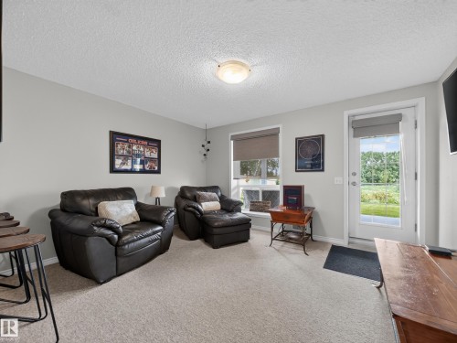 27 Fairway Green, Stony Plain, AB 