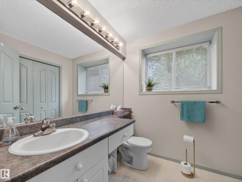 27 Fairway Green, Stony Plain, AB 