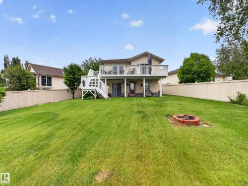 27 Fairway Green, Stony Plain, AB 