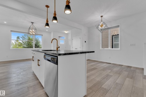 Kitchen - 144 Sunwapta Way, Edmonton, AB 