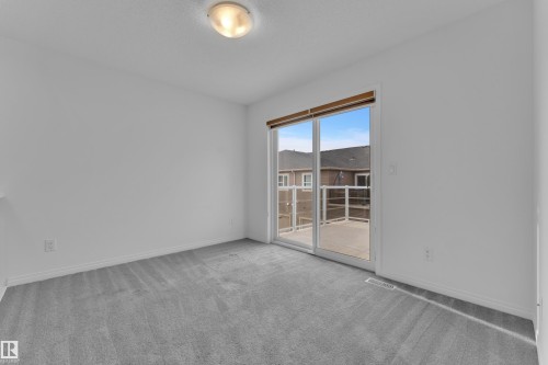 Empty room - 144 Sunwapta Way, Edmonton, AB 