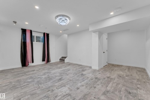 Empty room - 144 Sunwapta Way, Edmonton, AB 