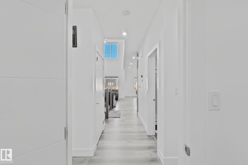 Corridor - 415 42 Street, Edmonton, AB 