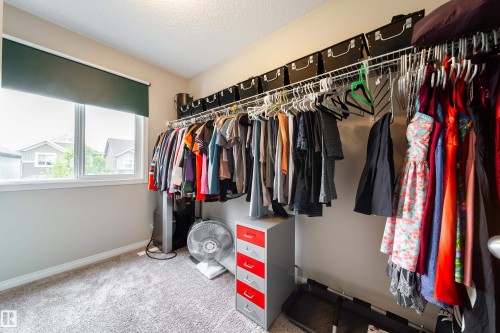 Walk in closet - 3211 Cherry Crescent, Edmonton, AB 