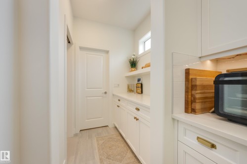 20332 29 Avenue, Edmonton, AB 