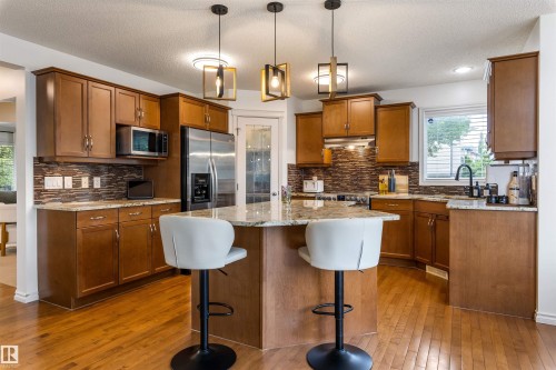 1203 Tredger Crest, Edmonton, AB 