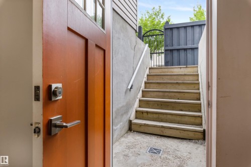 1203 Tredger Crest, Edmonton, AB 