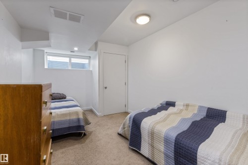 1203 Tredger Crest, Edmonton, AB 