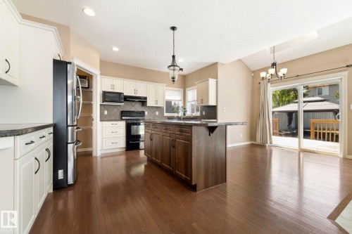 1212 82 Street, Edmonton, AB 