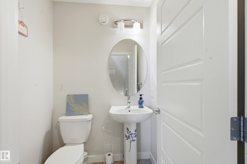 #42 2905 141 St Sw, Edmonton, AB - Indoor Photo Showing Bathroom