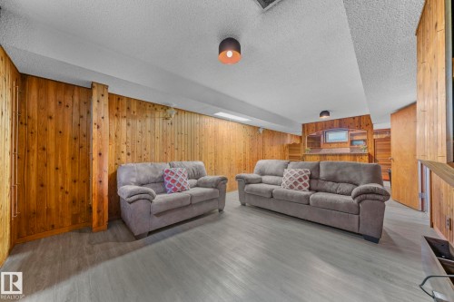 13631 122 Avenue, Edmonton, AB 