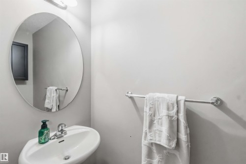 Bathroom - 20013 131 Avenue, Edmonton, AB 
