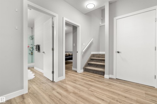 524 Mcdonough Way, Edmonton, AB 