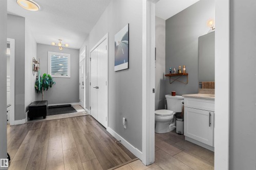 524 Mcdonough Way, Edmonton, AB 