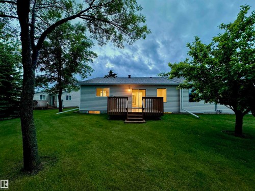 8118 27 Avenue, Edmonton, AB 